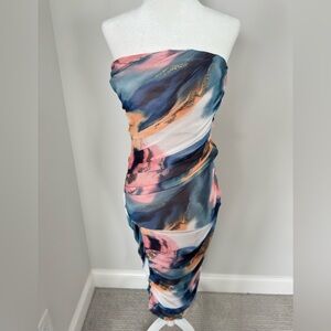 Emory Park 𝑮𝒐𝒓𝒈𝒆𝒐𝒖𝒔 Strapless Dress